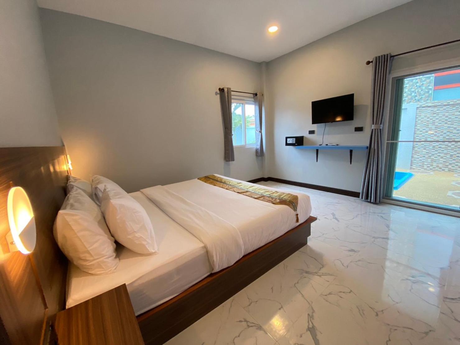 Blue Aura Pool Villa Nai Yang Bagian luar foto